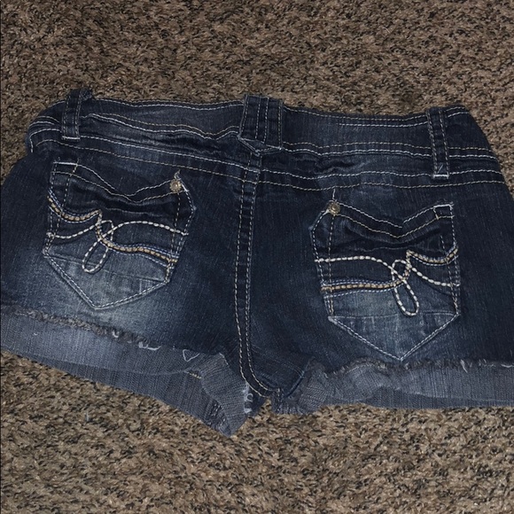 Wallflower Shorts - Picture 2 of 4